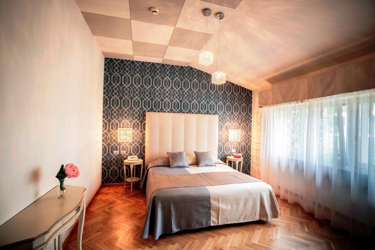 גרדונה ריביירה Hotel Bellevue מראה חיצוני תמונה