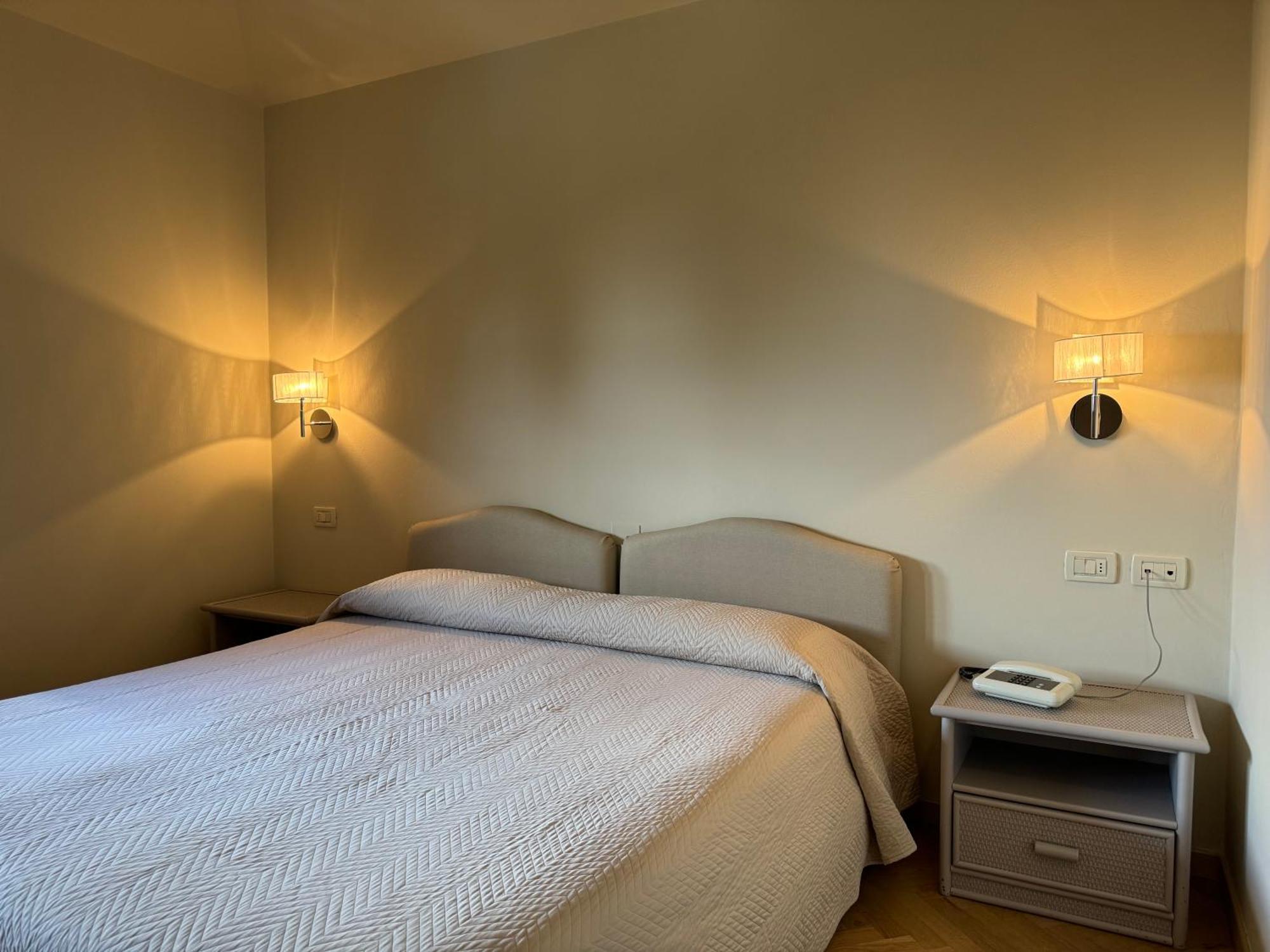 גרדונה ריביירה Hotel Bellevue מראה חיצוני תמונה
