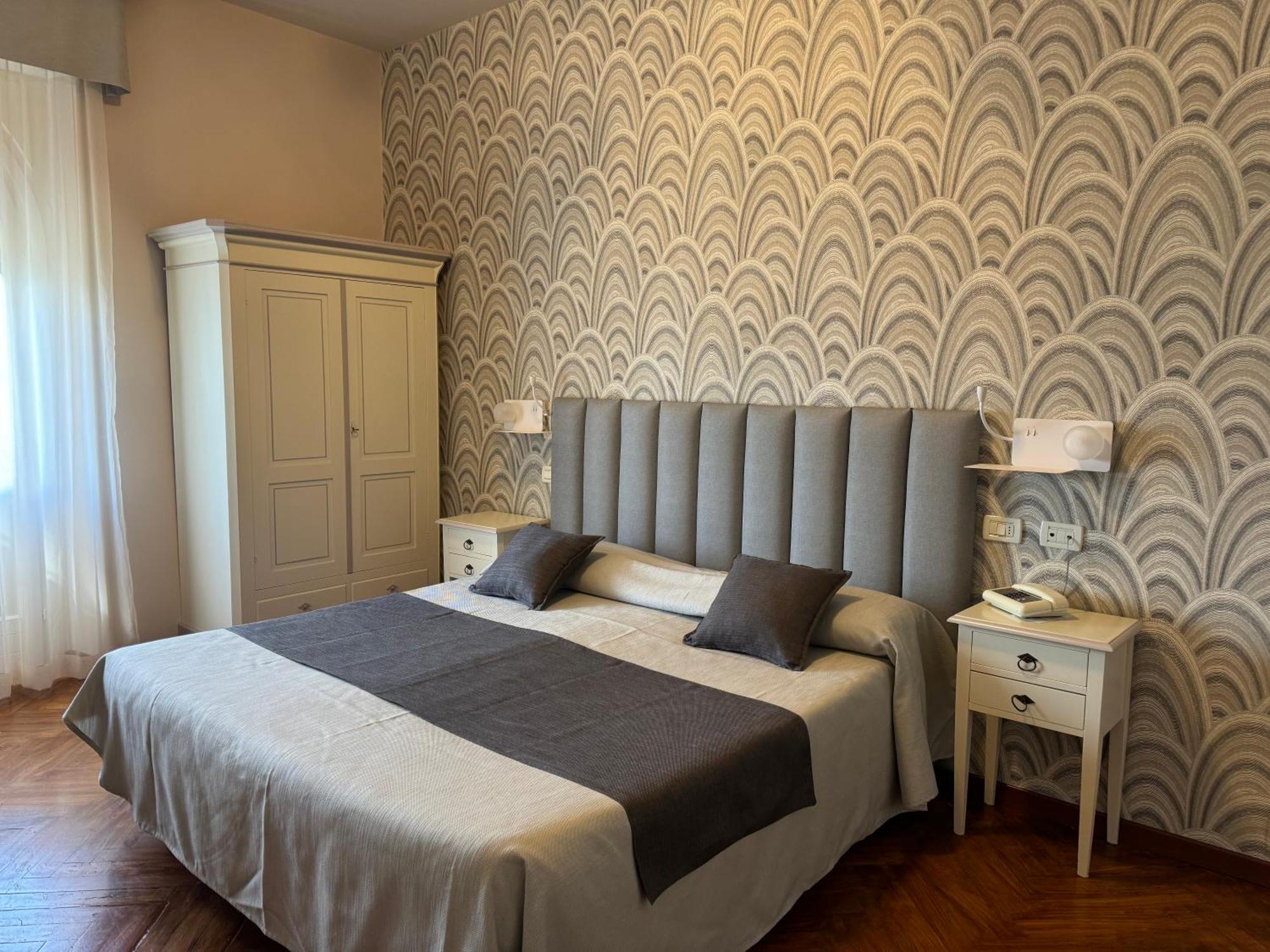 גרדונה ריביירה Hotel Bellevue מראה חיצוני תמונה