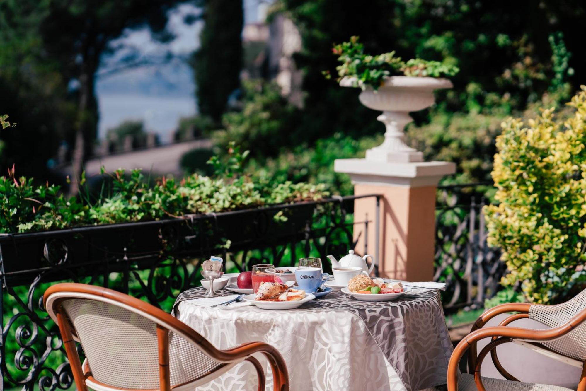 גרדונה ריביירה Hotel Bellevue מראה חיצוני תמונה