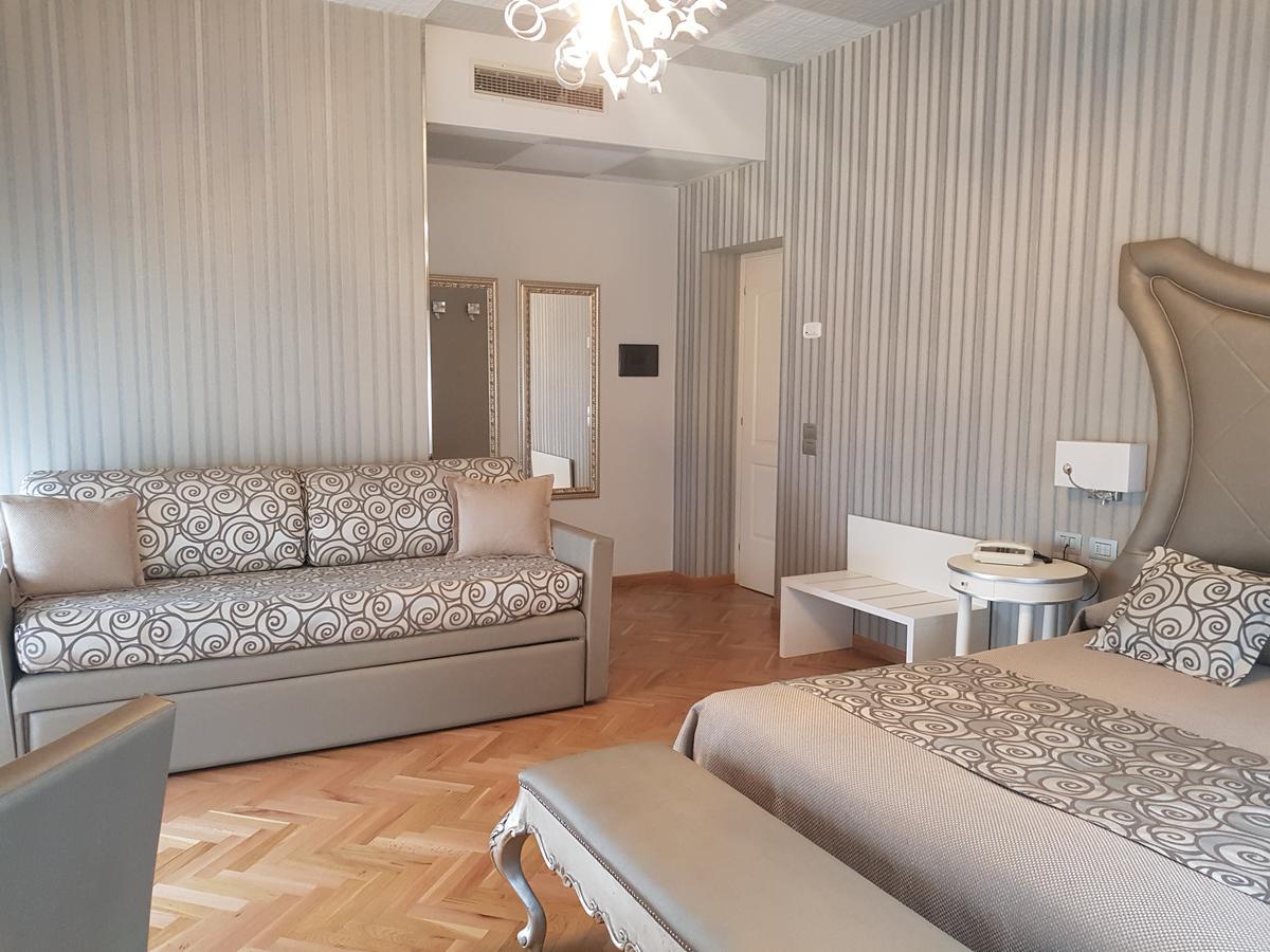 גרדונה ריביירה Hotel Bellevue מראה חיצוני תמונה